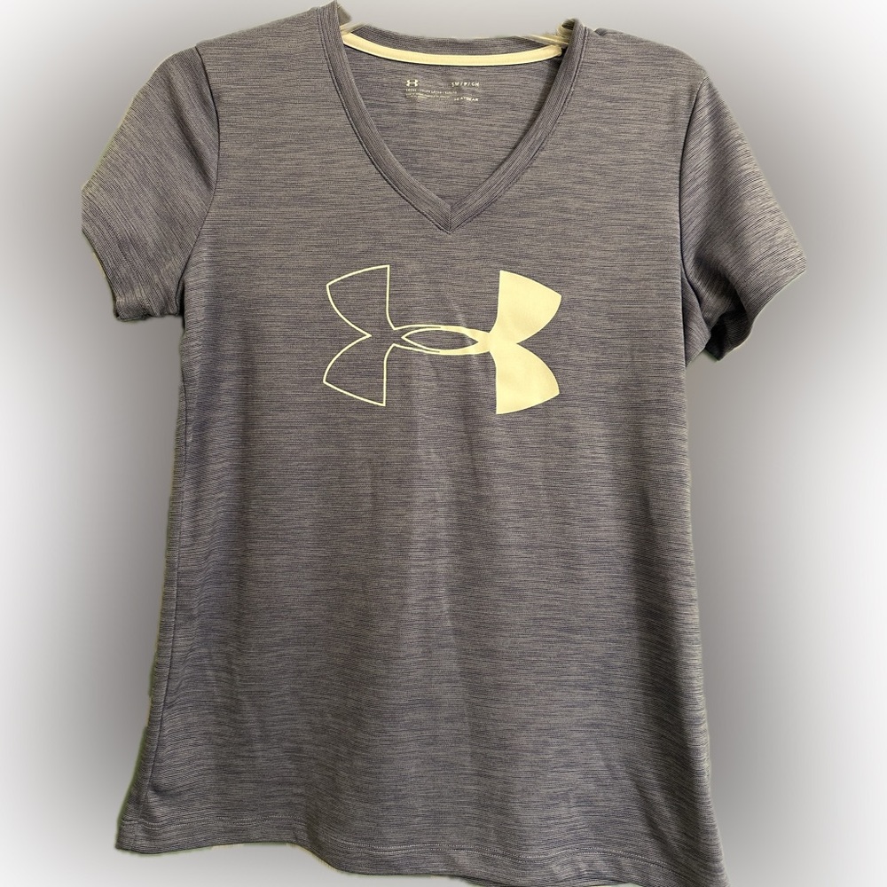 Under Armour Women’s Small Loose Fit Heat Gear shirt short sleeve